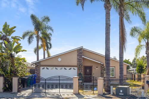 For Sale –  A charming and inviting residence nestled in a serene and established San Diego neighborhood close to downtown…