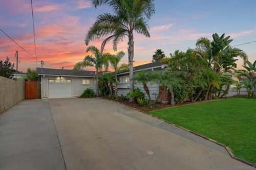 SOLD – Enjoy the modern features of the open floor plan, while appreciating the quaintness of the white picket fence front yard…